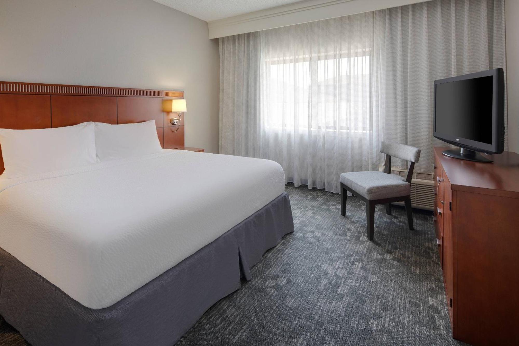 Courtyard Dallas Addison Midway Exterior foto
