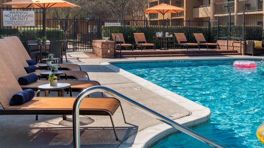 Courtyard Dallas Addison Midway Exterior foto