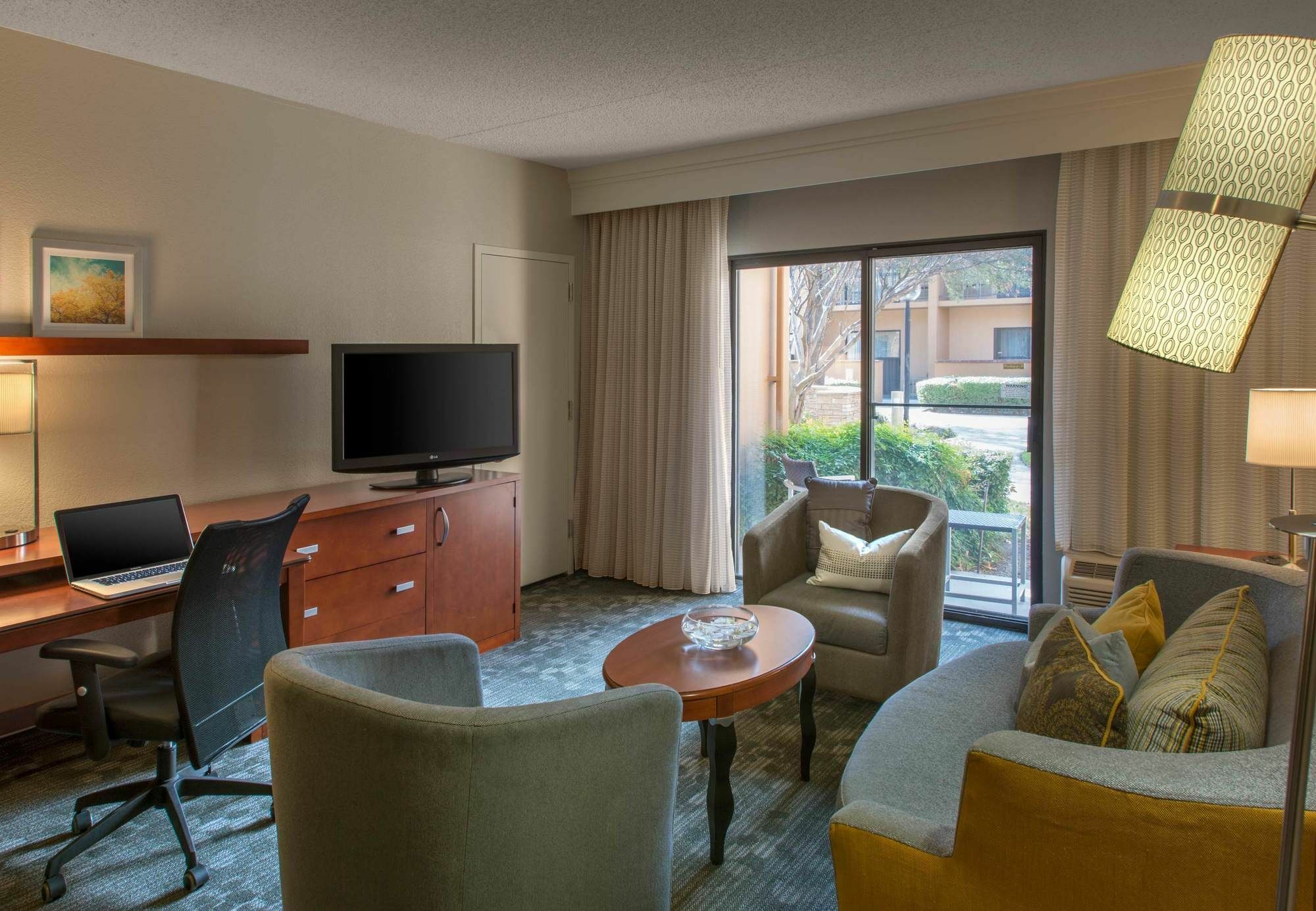 Courtyard Dallas Addison Midway Exterior foto